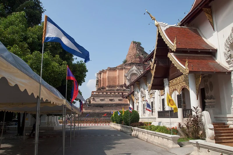 Temple buildings and the brick chedi at Wat Chedi Luang in Chiang Mai